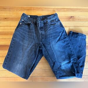 Women’s Levi 28 black jeans
